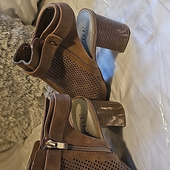 Boots - Picture 2 of 2